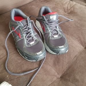 Mens running shoes